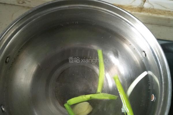 胡萝卜排骨汤的做法图解7