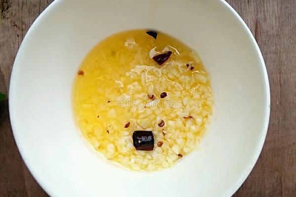 凉拌木耳香菜的做法图解6