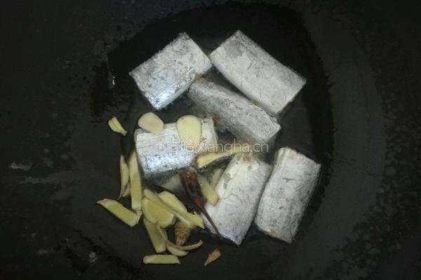 香煎带鱼的做法图解3