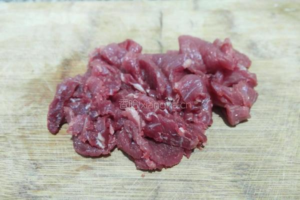 苦瓜炒牛肉的做法图解2