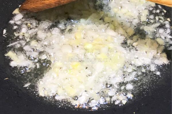 韩式五花肉炒辣白菜的做法图解4