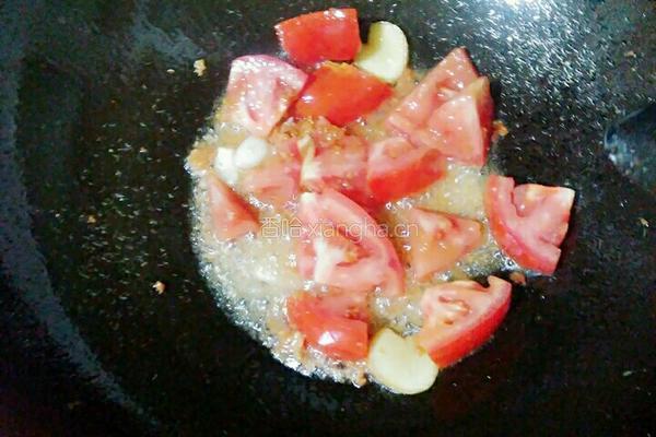猪肝瘦肉蕃茄蛋汤的做法图解3