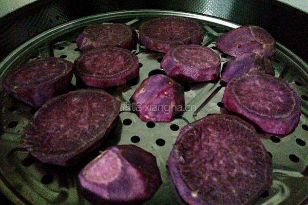 蜜豆桂花紫薯糕的做法图解2