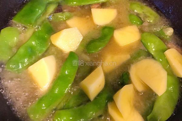 特色土豆炖豆角的做法图解5