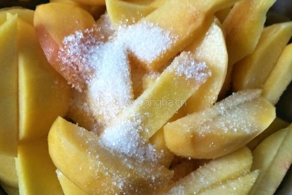 蜂蜜冰糖黄桃糖水的做法图解5
