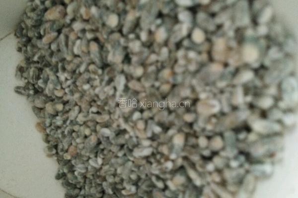 黑麦绿豆粥的做法图解1