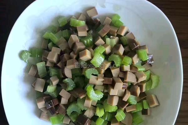 芹菜拌蛋定姐鸡蛋干的做法图解6
