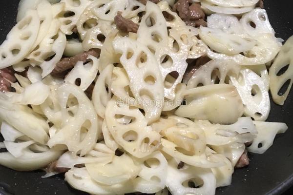 牛肉炒藕片的做法图解4