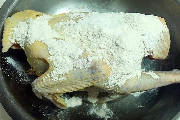 电饭锅版盐焗鸡的做法图解2