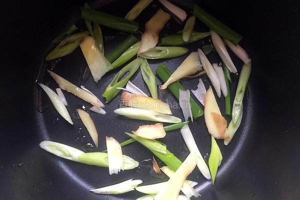 电饭锅版盐焗鸡的做法图解5
