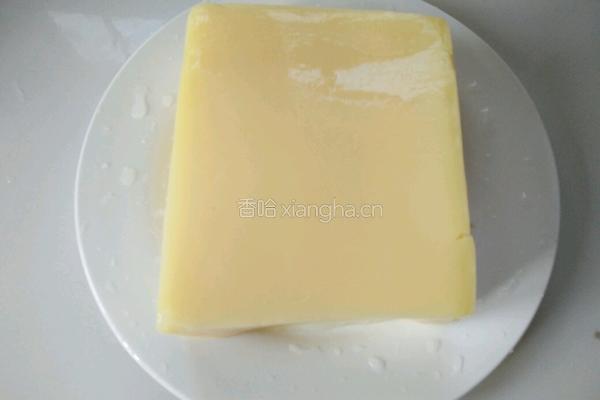 凉拌米豆腐的做法图解1
