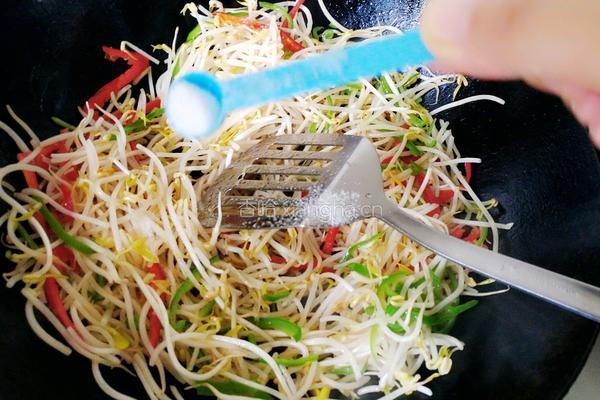 炒绿豆芽的做法图解7