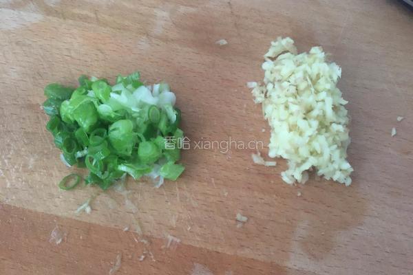 茄汁鸡肉丸的做法图解1