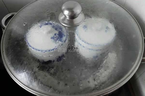 原盅炖乳鸽石斛虫草花汤的做法图解4