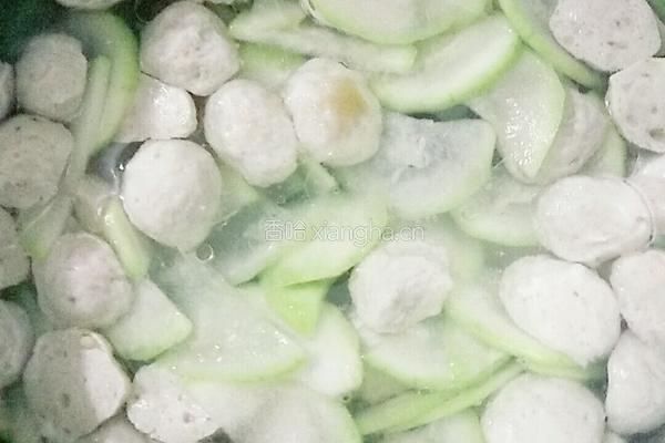 肉丸蒲瓜汤的做法图解4