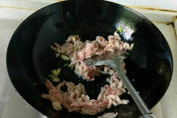 酸菜炒五花肉的做法图解5