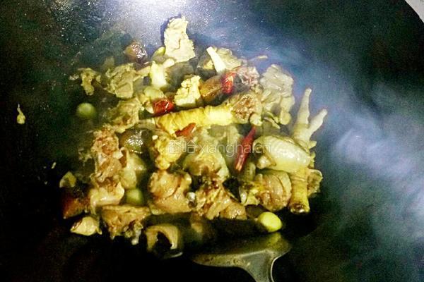 干竹笋炖土鸡的做法图解3