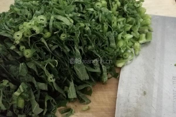 瓜叶腊肉汤的做法图解1