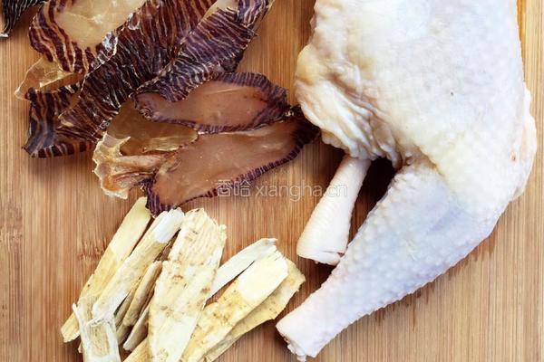 油螺煲鸡汤的做法图解1