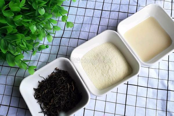 自制红茶奶茶的做法图解1