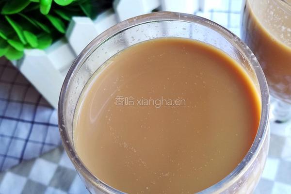 自制红茶奶茶的做法图解10