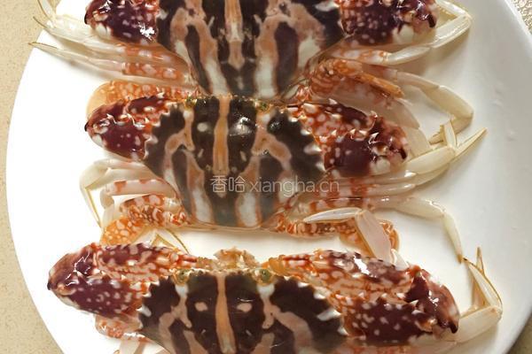 剁椒蒜蓉蒸红蟹的做法图解1