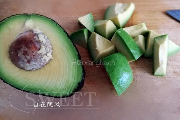 牛油果酸奶杯的做法图解3