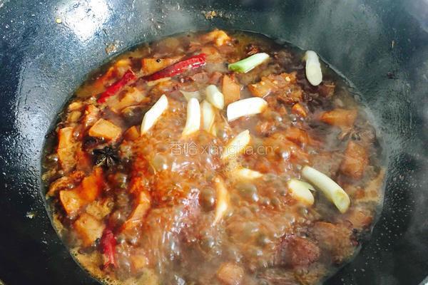 鹌鹑蛋红烧肉的做法图解16