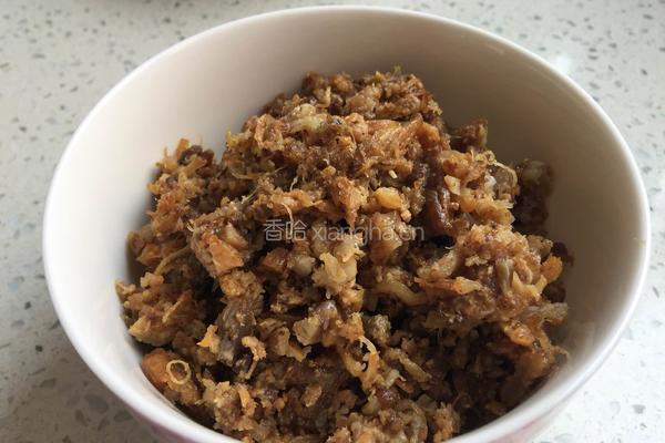 酸菜油滋了馅的做法图解2