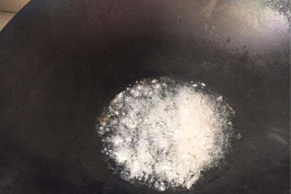 腊肠炒秋葵的做法图解3