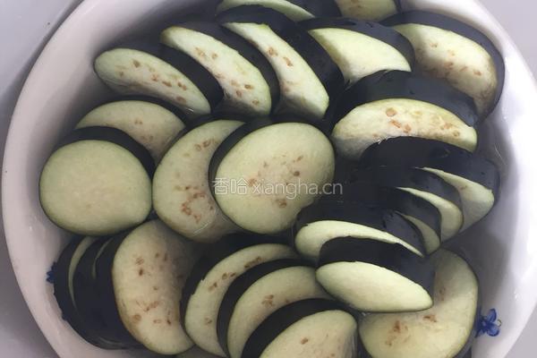 素烧茄子的做法图解1