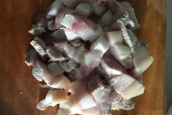 香菇红烧肉的做法图解1