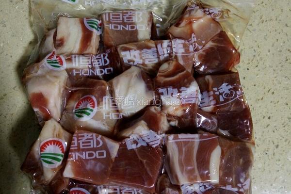 萝卜炖牛腩的做法图解1