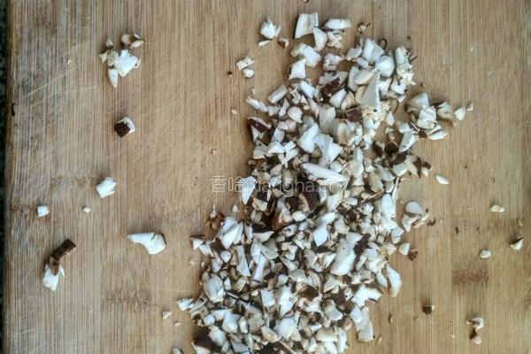 快手香菇蛋炒饭的做法图解2