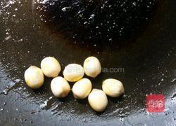 面包粒炒莲子酱蛋的做法图解3