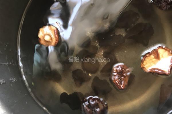 冬瓜排骨汤的做法图解2