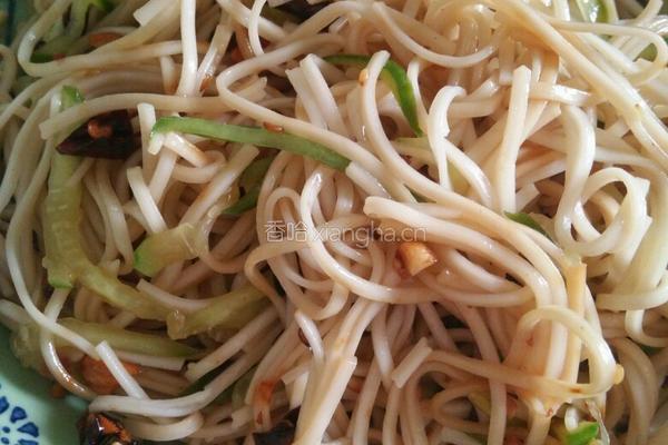 香辣拌面的做法图解4