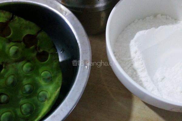 莲子糯米糕的做法图解1
