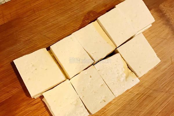 香煎孜然豆腐的做法图解1