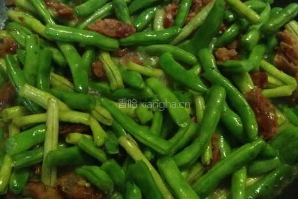 四季豆炒腊肉的做法图解6