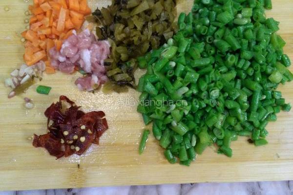 外婆菜炒豆角的做法图解1