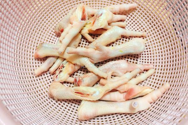 柠檬凉拌鸡爪的做法图解1