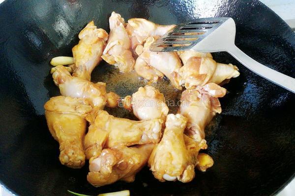 鸡翅根炖毛豆的做法图解3
