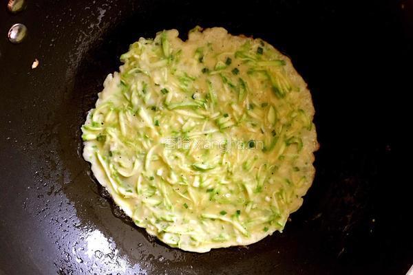 西葫芦鸡蛋软饼的做法图解7