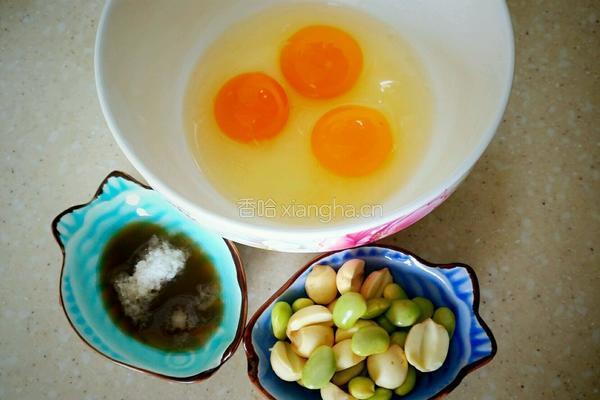 青豆莲子烩鸡蛋的做法图解1