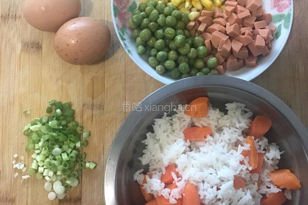 黄金炒米饭的做法图解1