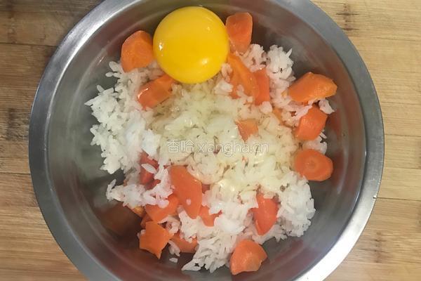 黄金炒米饭的做法图解3