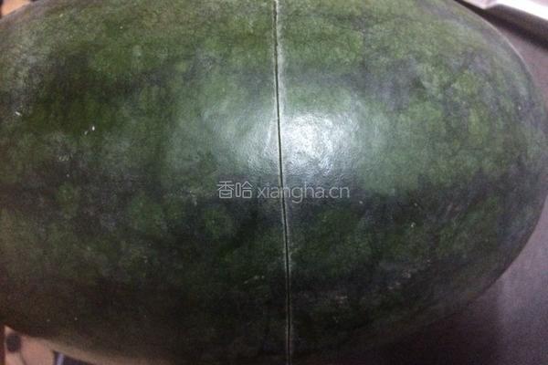 西瓜水果盘的做法图解1