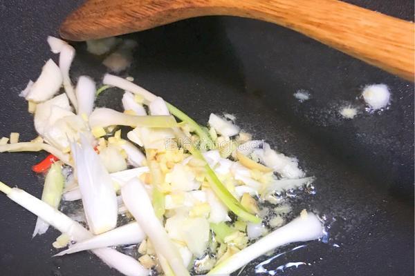 莴笋炒肉片的做法图解3