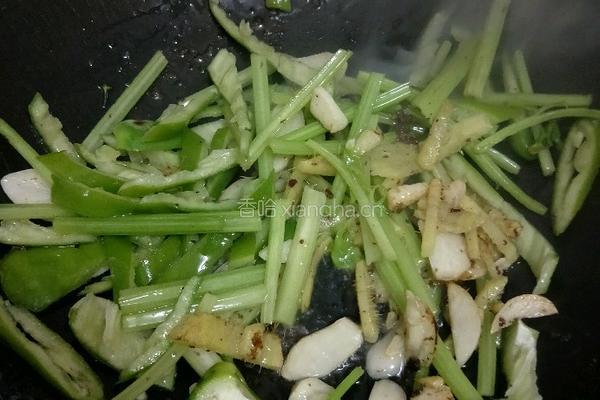 芹菜炒猪肝的做法图解5